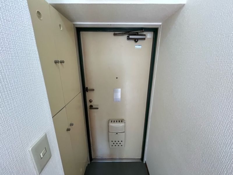 井上ビル･スカイコート横浜日ノ出町の玄関