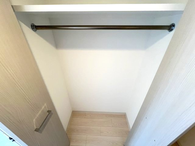 エスリードレジデンス都島シティフロントの収納|写真は他部屋の反転間取りとなっております。