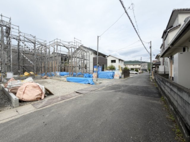 【前面道路含む現地写真】 | リーブルガーデン総社市清音上中島第4 (全3棟)