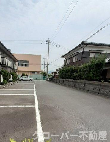 ロマネスクローズ　Ａの駐車場