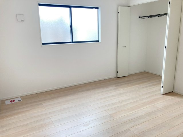 クレイドルガーデン松山市空港通 第1の洋室