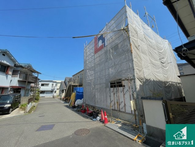 近江八幡市鷹飼町　第1期　新築一戸建ての前面道路含む現地写真|周辺は落ち着いた街並みの住宅地！子育てがしやすい住環境です！まだ未完成ですが、現地でしかわからない事もございます。是非一度ご覧ください。