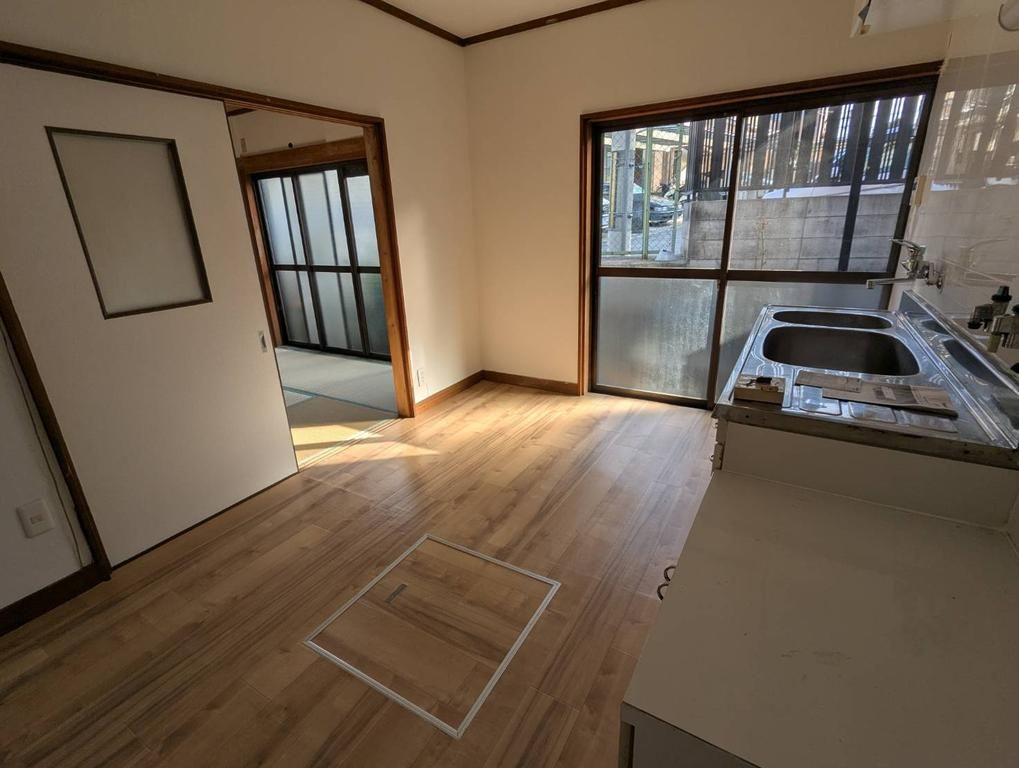 枚方市藤阪元町貸家の居間・リビング