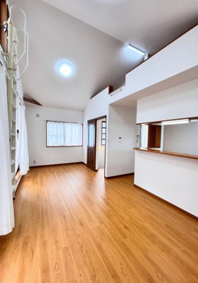 【居間・リビング】 | 八尾市小畑町1丁目　中古戸建
