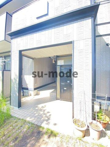 サンビレッジ南春日丘B棟のエントランス