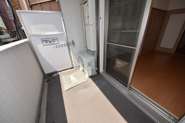 クリスタルグランツ難波南カストールのバルコニー