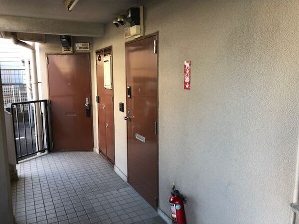 アメニティ板倉の玄関