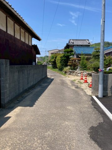 クレイドルガーデン松山市北吉田町 第2の前面道路含む現地写真