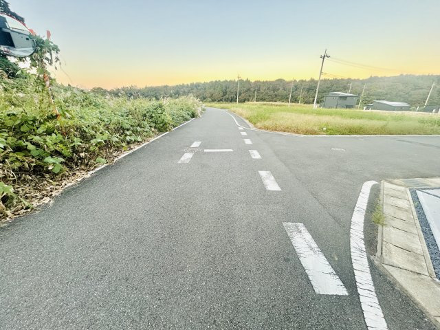四街道市たかおの杜2期の前面道路含む現地写真