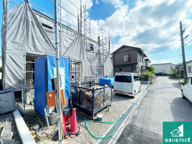 ★近江八幡市安土町下豊浦　第1期　新築一戸建ての前面道路含む現地写真|周辺は落ち着いた街並みの住宅地！子育てがしやすい住環境です！まだ未完成ですが、現地でしかわからない事もございます。是非一度ご覧ください。