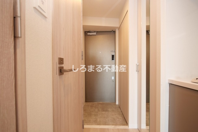 エスリードレジデンス大阪福島サウスフラッツの玄関