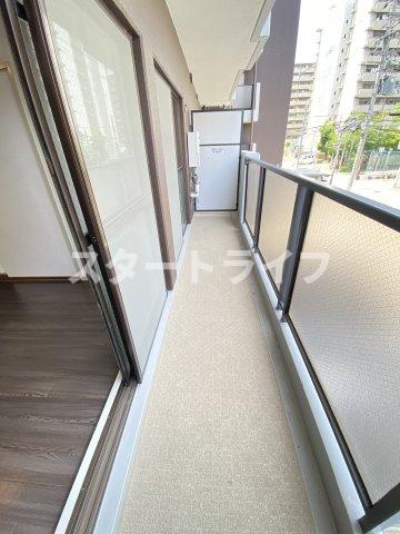 大阪市淀川区木川東４丁目の賃貸マンションのバルコニー