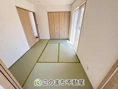 【和室】 | いろどりアイタウン古河市諸川23-P1　 | 宿泊者の就寝スペースとしても活躍するリビング横の6帖和室♪