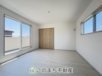 【洋室】 | いろどりアイタウン古河市諸川23-P1　 | 2面採光の明るい室内♪