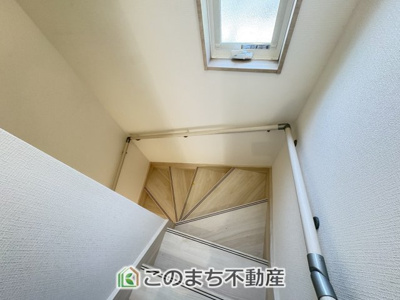 【その他】 | いろどりアイタウン古河市諸川23-P1　 | 小さなお子様や高齢の方も安心の手すり付き室内階段♪