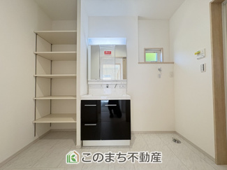 【洗面所】 | いろどりアイタウン古河市諸川23-P1　 | 1・2階に洗髪洗面化粧台を配置。忙しい朝の身支度もバッティングせずに完了します♪