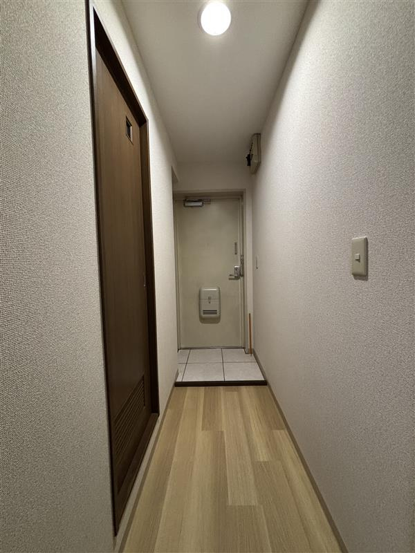 サンアネックスの玄関|解放感のある廊下です