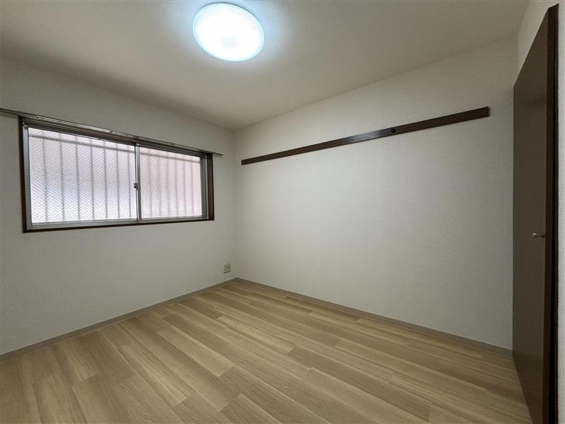 サンアネックスの居間・リビング|陽当りもよく明るいお部屋です
