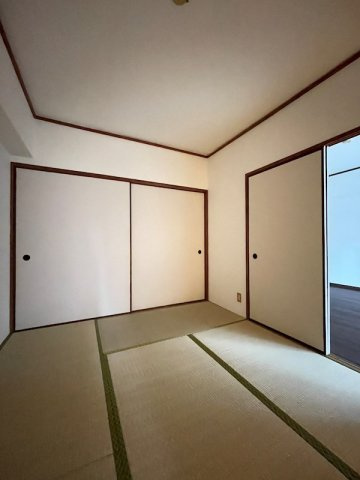 グランディ野間の和室