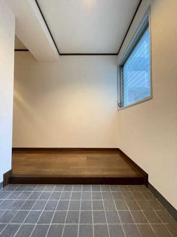 グランディ野間の玄関