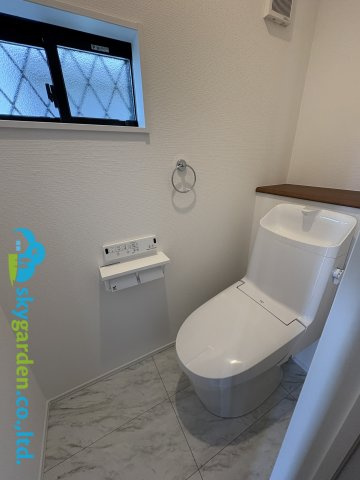 茅ヶ崎市芹沢１期　新築戸建　全１棟のトイレ|落ち着いたトイレです