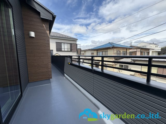 茅ヶ崎市芹沢１期　新築戸建　全１棟のバルコニー|広々としたバルコニーです