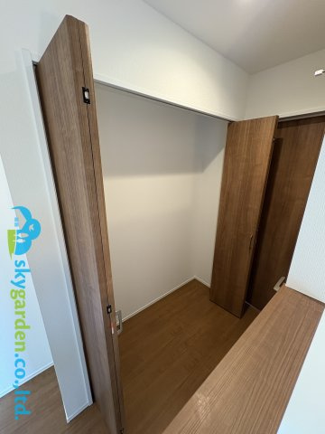 茅ヶ崎市芹沢１期　新築戸建　全１棟の収納|2階廊下の収納