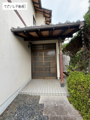 【玄関】 | 東松山市旗立台　中古住宅   | 現地(2026年6月撮影)
リフォーム前