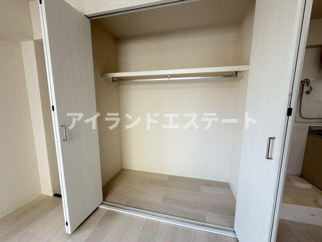 大塚マンション　角部屋　バストイレ別　2面バルコニーの収納