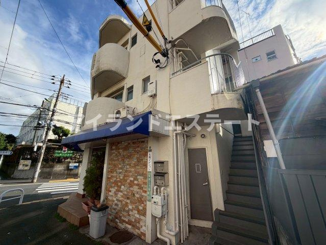 大塚マンション　角部屋　バストイレ別　2面バルコニーのエントランス