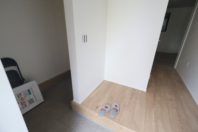 《仲介手数料無料》西東京市南町４丁目3-11新築一戸建てケイアイグレイスの玄関