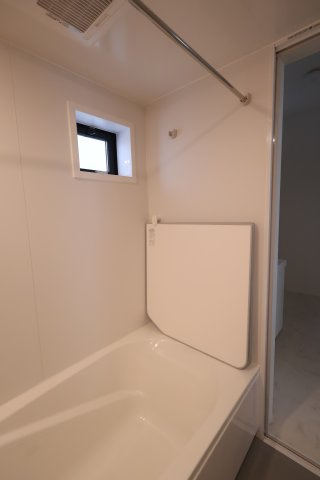 《仲介手数料無料》西東京市南町４丁目3-11新築一戸建てケイアイグレイスの浴室