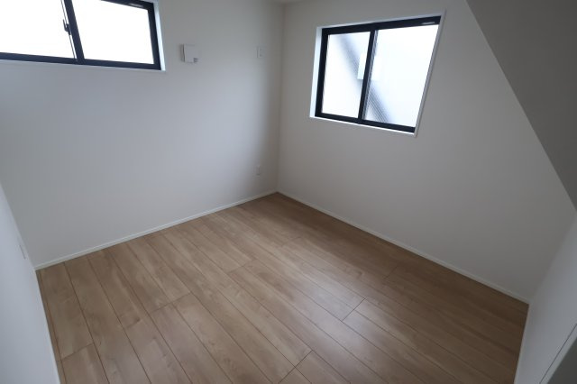 《仲介手数料無料》西東京市南町４丁目3-11新築一戸建てケイアイグレイスの洋室|3階 5.1帖
