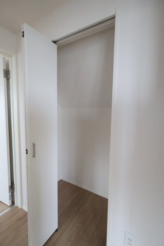 《仲介手数料無料》西東京市南町４丁目3-11新築一戸建てケイアイグレイスの収納