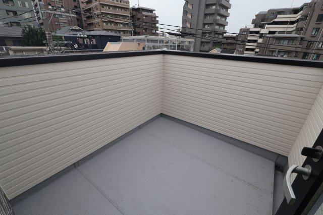 《仲介手数料無料》西東京市南町４丁目3-11新築一戸建てケイアイグレイスのバルコニー