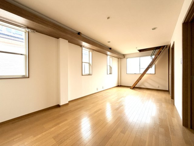 愛知郡東郷町春木台五丁目戸建の居間・リビング