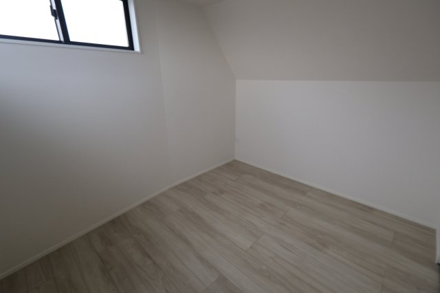 《仲介手数料無料》西東京市南町４丁目3-11新築一戸建てケイアイグレイスの洋室|3階 5.1帖