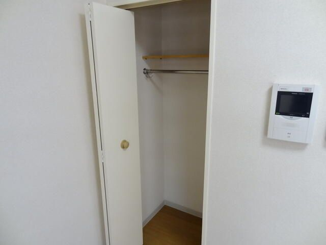 横須賀市公郷町２丁目の賃貸マンションの収納