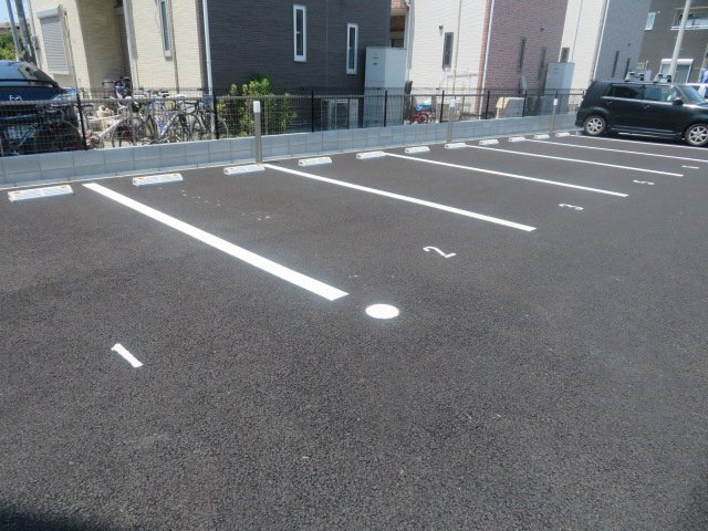 姫路市飾磨区西浜町１丁目の賃貸マンションの駐車場