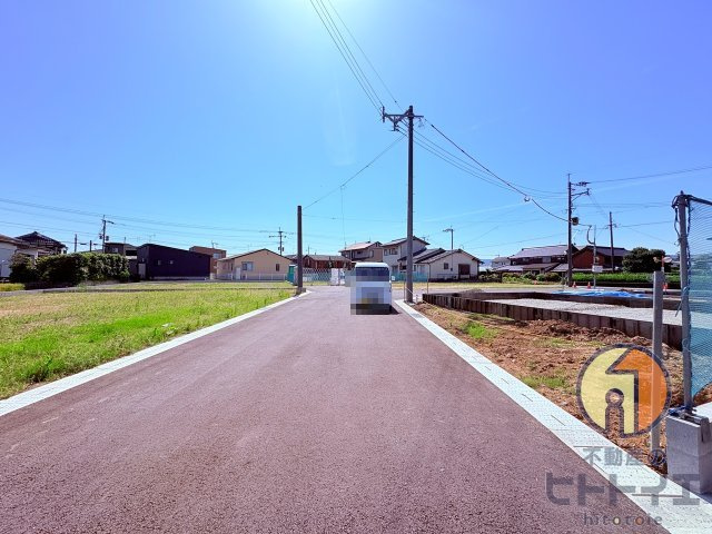 新築建売)八女市鵜池の前面道路含む現地写真