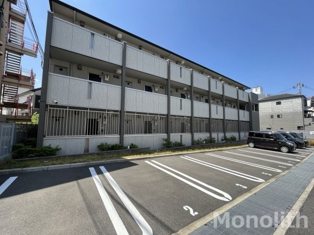 堺市西区鳳西町２丁のハイツの駐車場