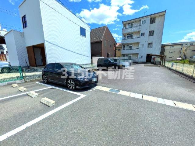 コーポコスモスの駐車場