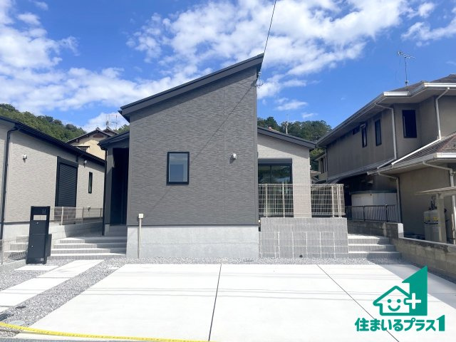 ★17(土)18(日)現地見学可能！★湖南市サイドタウン　第1期　ラスト1邸の外観|安心の10年保証！外観を美しく保ち、雨水で汚れを落とします！気になることがありましたら、お気軽にお問い合わせください！