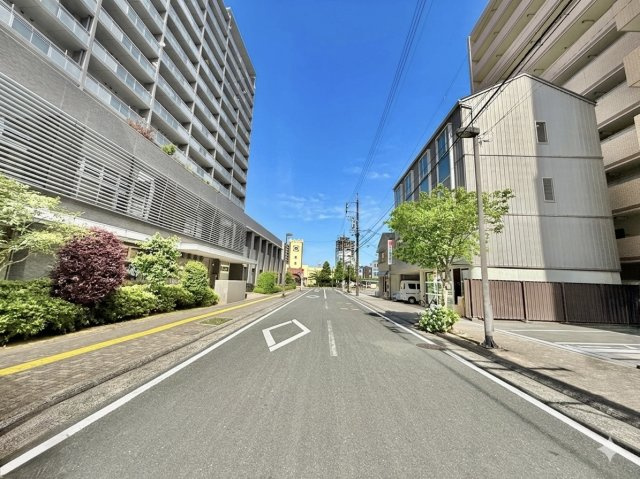 グラン・コートEAST25の周辺|物件前の道路になります。