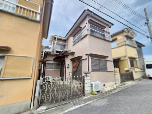京都市伏見区羽束師鴨川町の外観|神川小学校まで徒歩3分です。お子様の通学も安心です(^^）