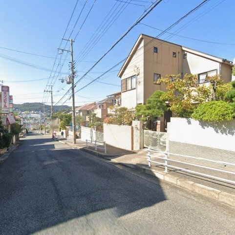 滝谷町2丁目の前面道路含む現地写真|前道は陽当たり・風通しが良い南向き　幅員9ｍ
