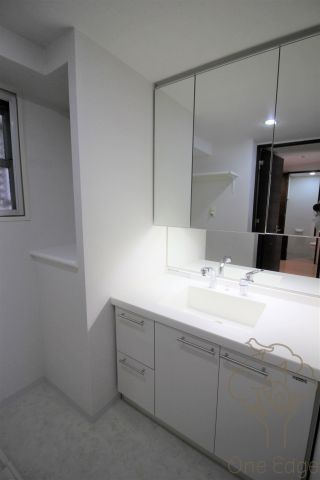 SWISS梅田東の独立洗面台