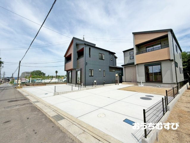 春日井市桃山町1丁目(全2棟)の前面道路含む現地写真