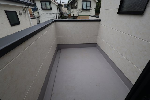 《仲介手数料無料》板橋区成増４丁目28-13新築一戸建てケイアイグレイスのバルコニー