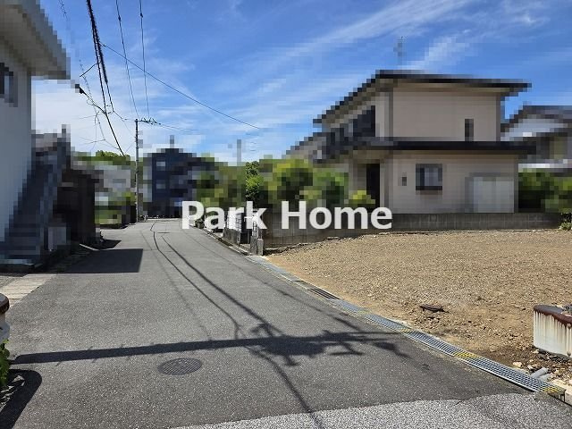 高知市朝倉西町 ⑥ 新築戸建ての前面道路含む現地写真